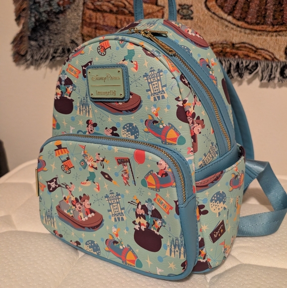 Disney Loungefly Park And Friends Bag - Picture 6 of 10